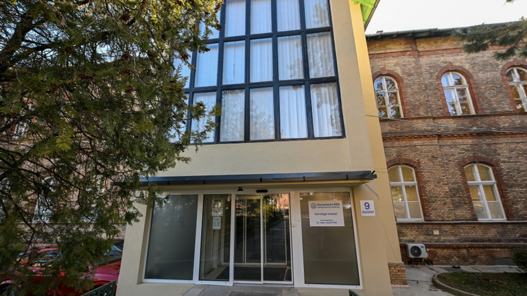 Több hétre leáll a Szent János Kórház lombikcentruma