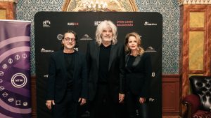 Cserhalmi György az ország legpocsékabb énekesének nevezte Hobót, és mi ezt is szerettük