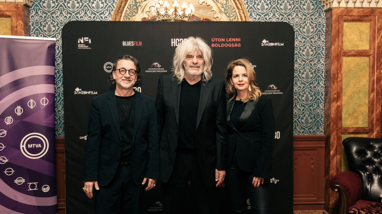 Cserhalmi György az ország legpocsékabb énekesének nevezte Hobót, és mi ezt is szerettük