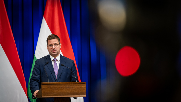 Ukrán fenyegetés, Samsung-ügy, árrésstop, Radnai-weboldal – erről szólt a Kormányinfó