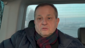 Budai Gyula szerint Radnai Márk hajléktalan strómanokkal tüntethette el cégei tartozásait, a Tisza-alelnök pert indít