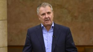 Balesetet szenvedett Molnár Gyula, súlyos állapotban került kórházba a DK jelöltje